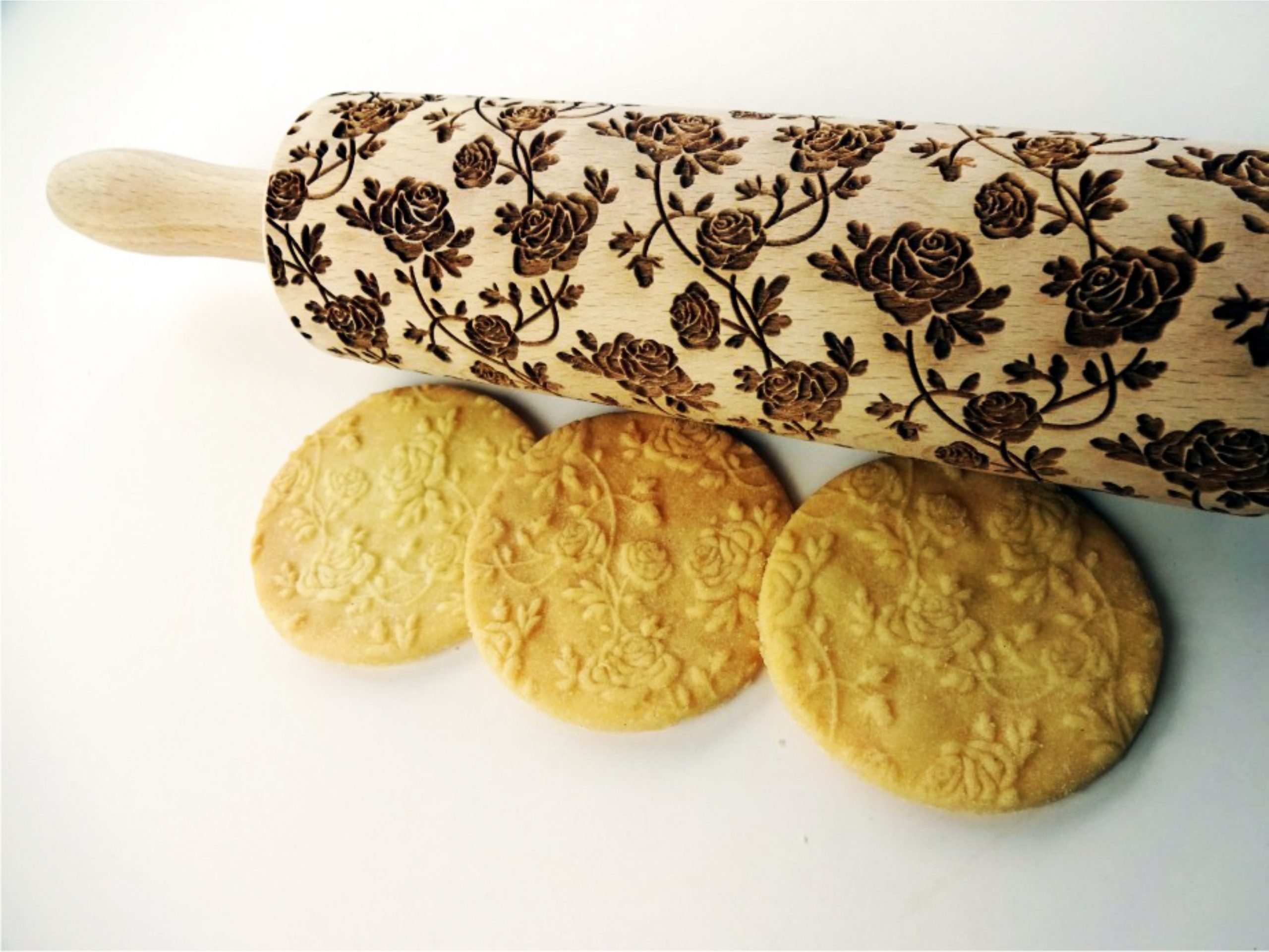ROSES WREATH embossing rolling pin